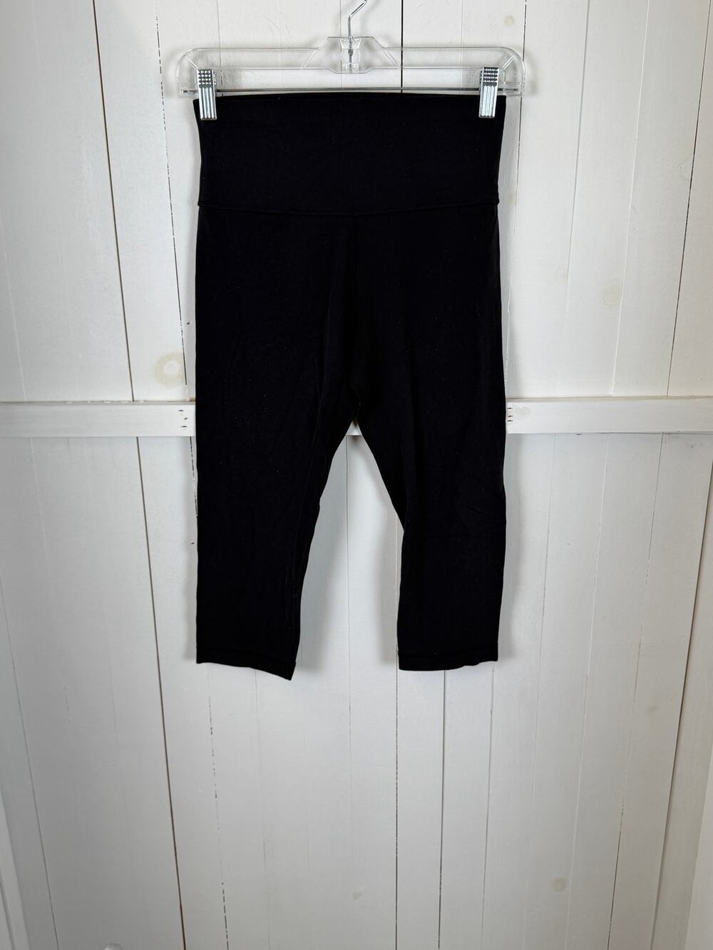 Lululemon Black Capri Leggings Size 6 Nylon Pre-Owned